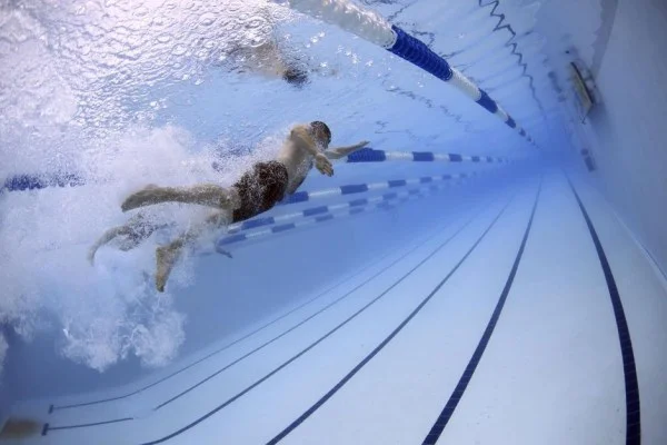 swimmer underwater training